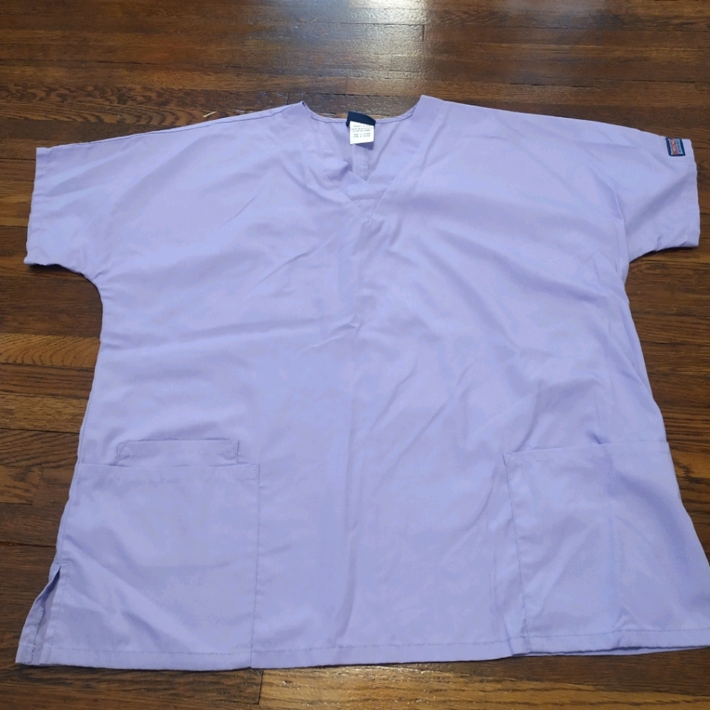 EUC Cherokee scrubs solid lavender scrub top